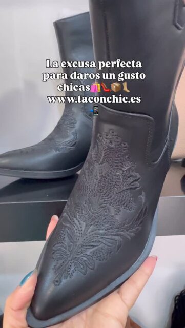 Chicas! Os traigo la excusa perfecta para daros un gusto👠🛍️🎁📦

Todo al mejor precio!

Haz tu pedido ya📦

#tacónchic #modacasualcalzado #modacalzado #calzadoconestilo #calzadoycomplementos